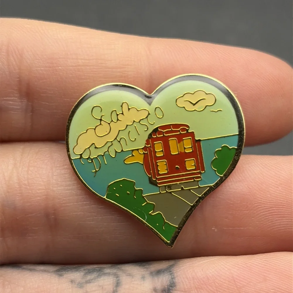 San Francisco Heart Cable‎ Car California Lapel Hat Pin